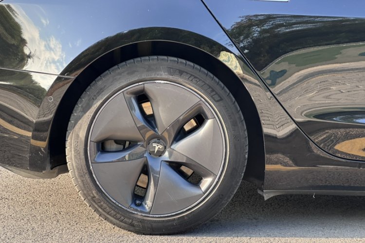 Tesla Model 3 2020 car image #16