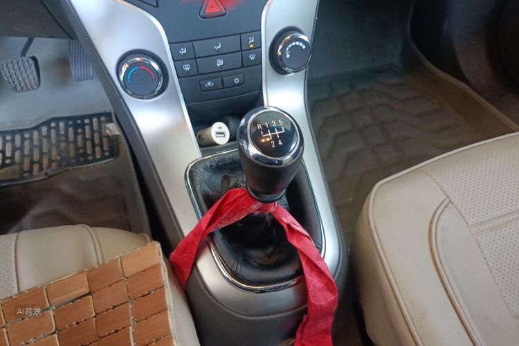 Chevrolet Cruze 2015 immagine di auto #16