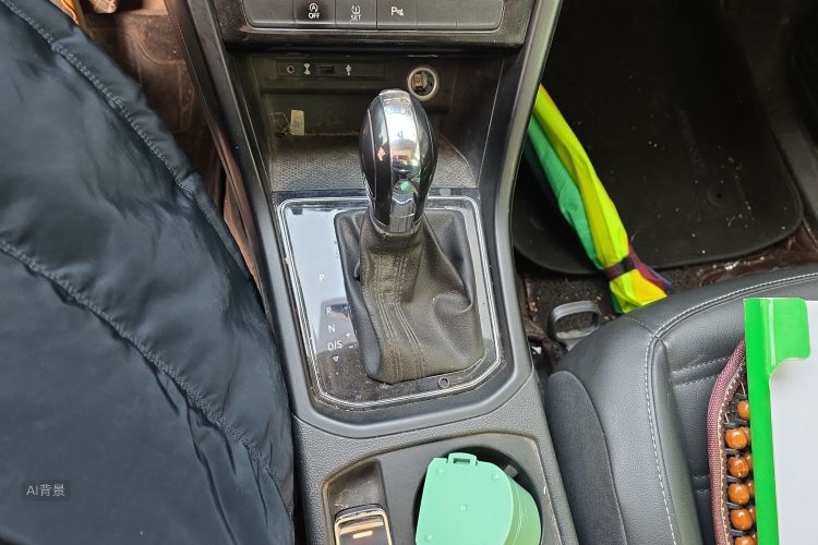 Volkswagen Touran 2018 immagine di auto #16