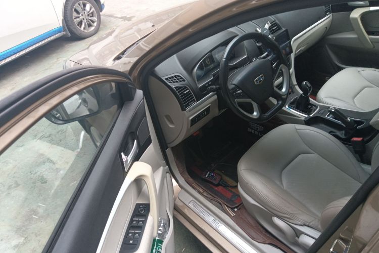 GEELY Emgrand 2015 car image #16
