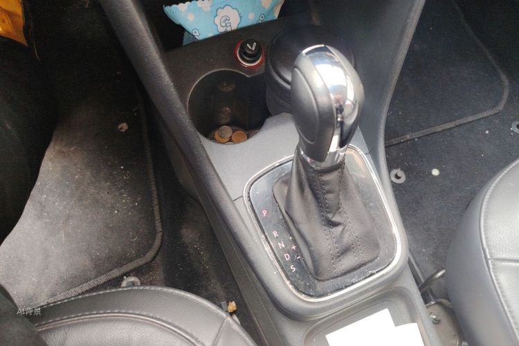 Polo 2015 car image #16