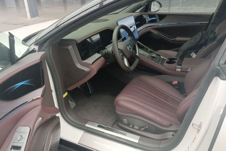 Denza Z9GT 2025 #16 Denza Z9GT 2025 car image #16