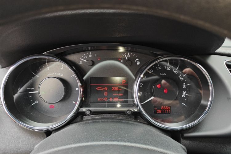 Peugeot 3008 2016 immagine di auto #16