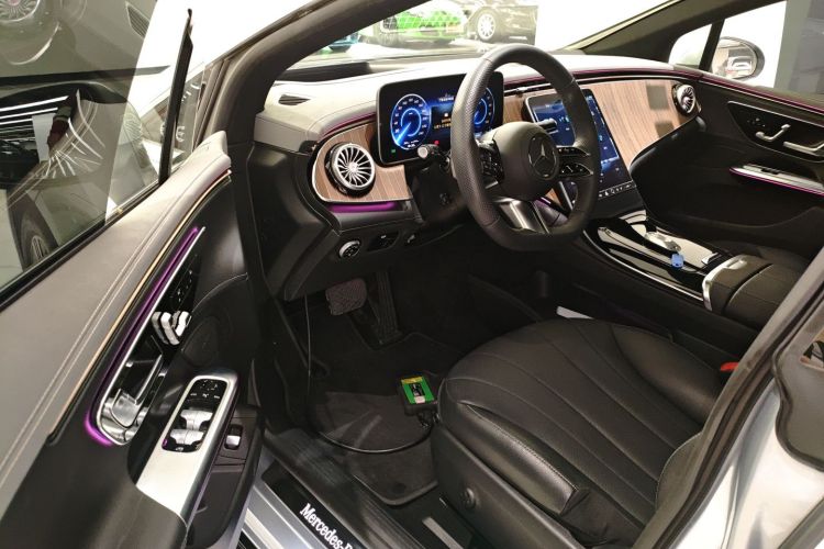 Mercedes-Benz EQE Class 2023 car image #16