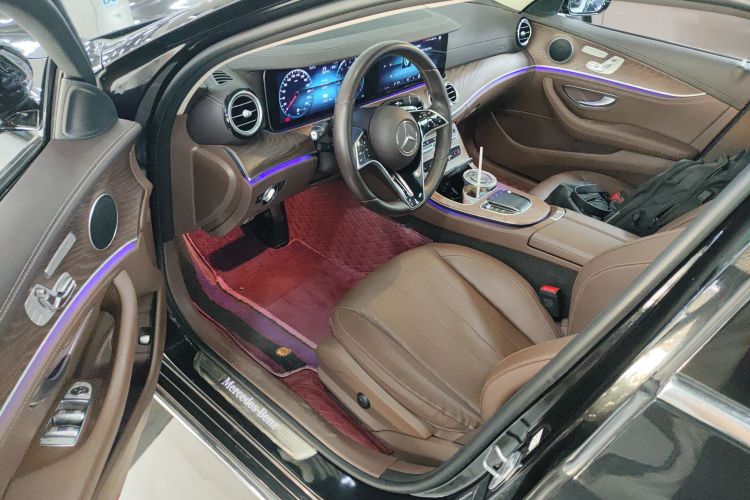 Mercedes-Benz E Class New Energy 2023 car image #16