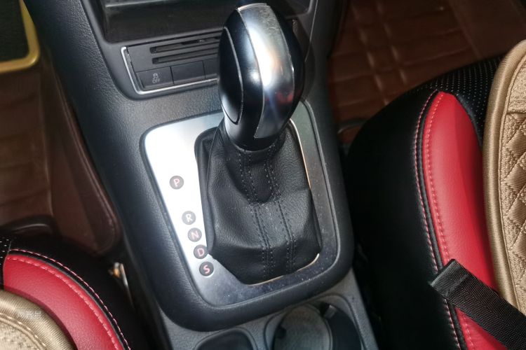 Volkswagen Tiguan 2016 car image #16