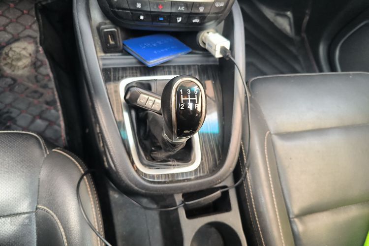 SWM斯威汽车 SWM斯威X7 2016 汽车图片 #16