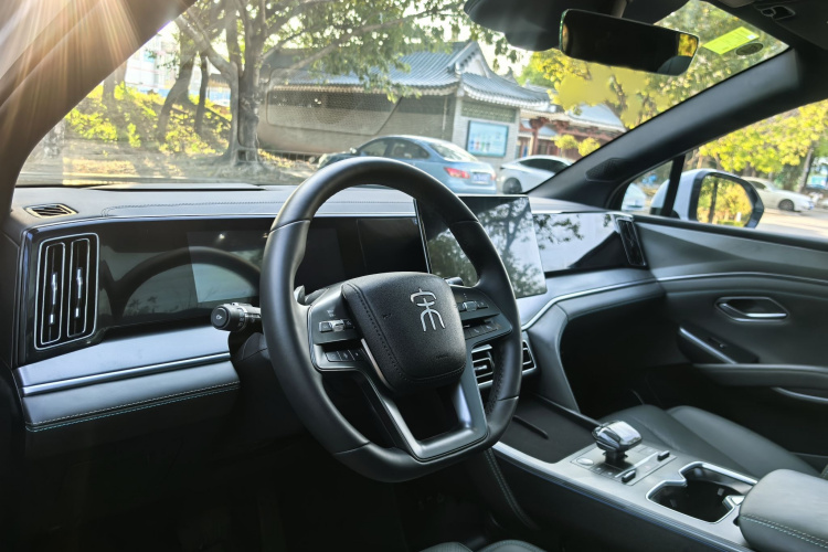 BYD SongL DM-i 2025 car image #16