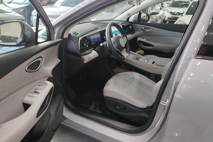 BYD Sea Lion 05 EV 2025 car image #16