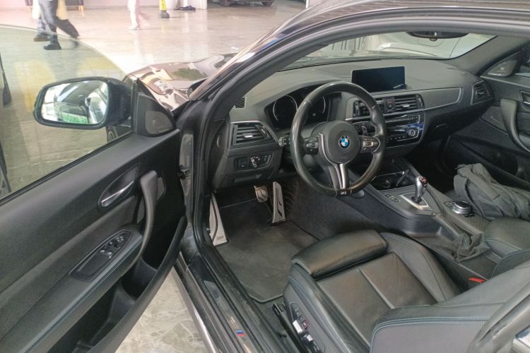 BMW M2 2018 car image #16