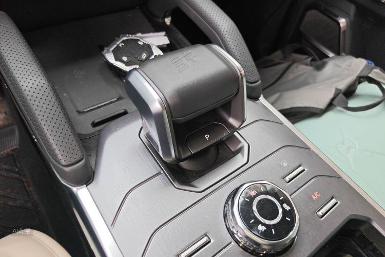 Jetour Traveller 2023 car image #16