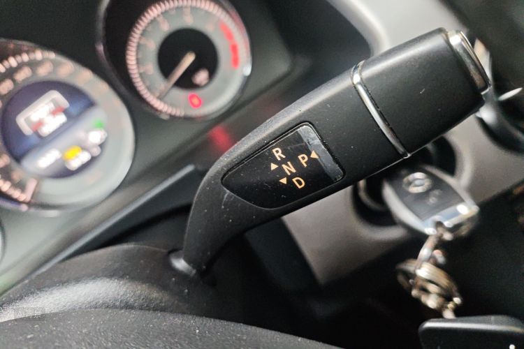 Mercedes-Benz GLK Class 2015 car image #16