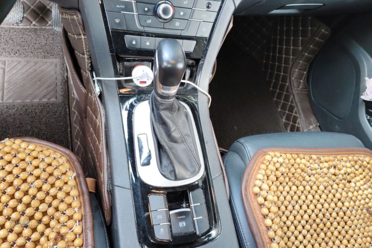 MG GS 2015 car image #16