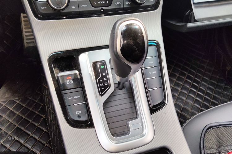 GEELY Emgrand GS 2019 car image #16