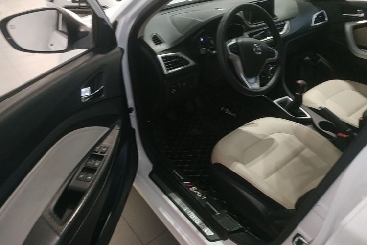 Changan Alsvin V7 2016 image de voiture #16