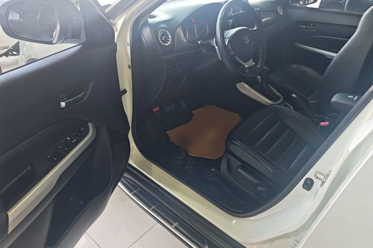 Suzuki Vitara 2016 image de voiture #16