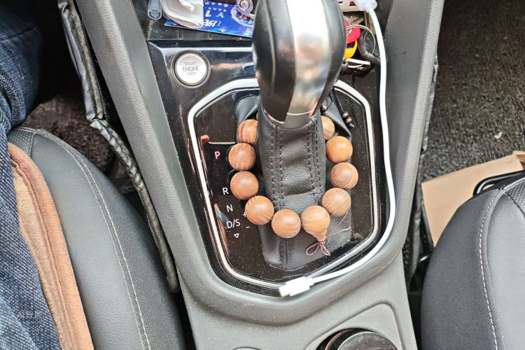 VS5 2019 car image #16