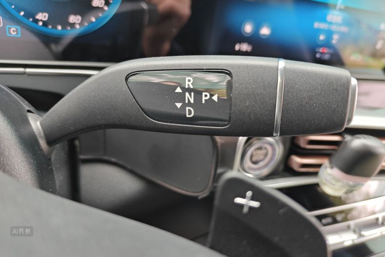 Mercedes-Benz EQC Class 2020 car image #16