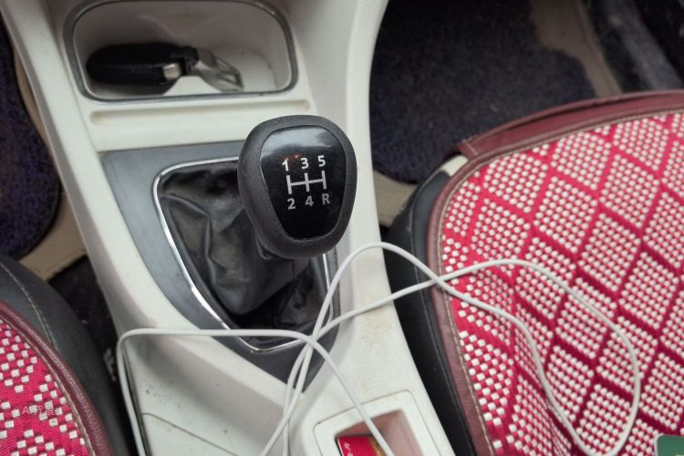 Soueast V5 Lingzhi 2017 car image #16