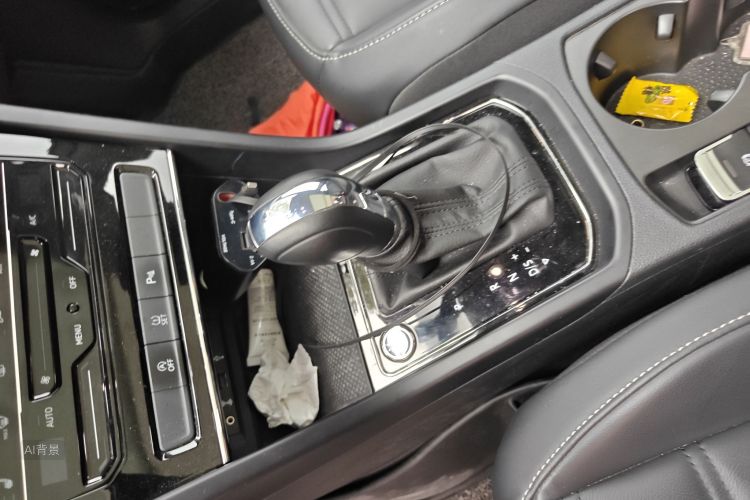 Volkswagen Touran 2021 car image #16