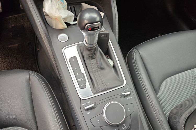 Q2L 2020 car image #16