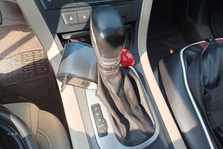 MG GS 2015 car image #16