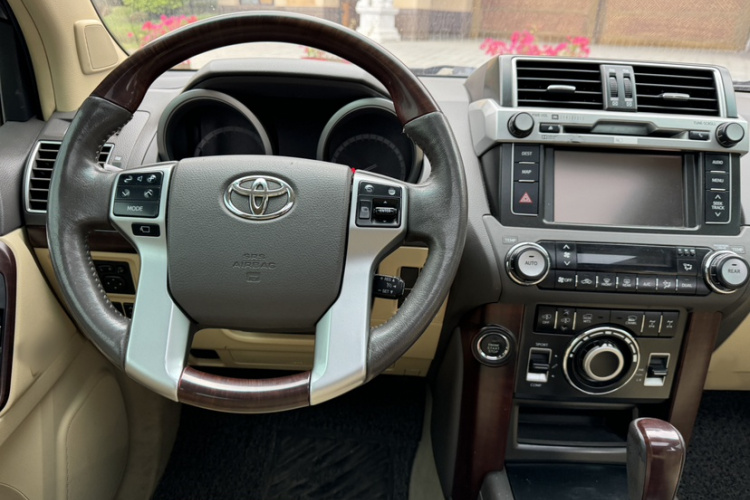 Toyota Land Cruiser Prado 2014 #16 Toyota Land Cruiser Prado 2014 car image #16