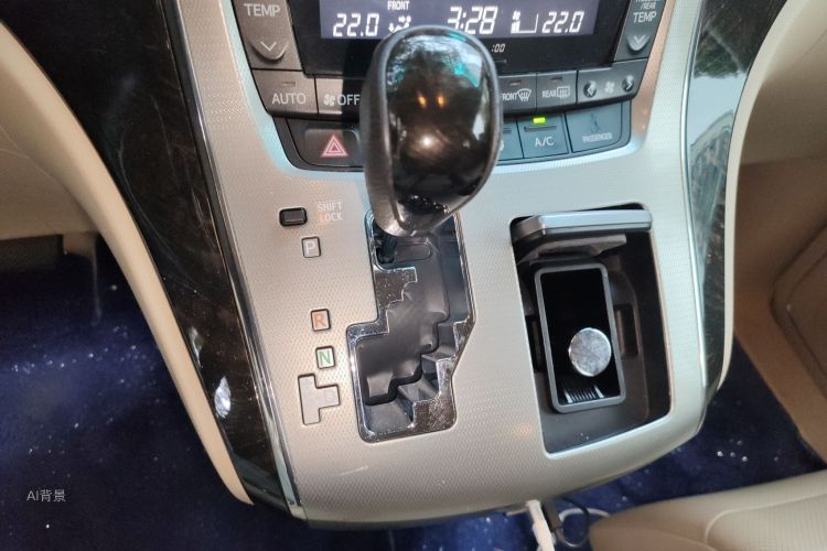 Toyota 2015 car image #16