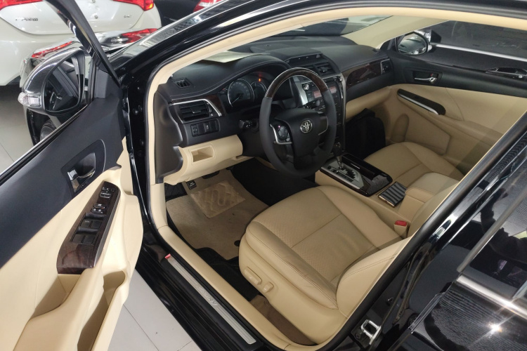 Toyota Camry 2015 صورة سيارة #16