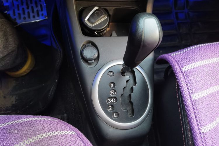 Suzuki Swift 2015 #16 Suzuki Swift 2015 car image #16