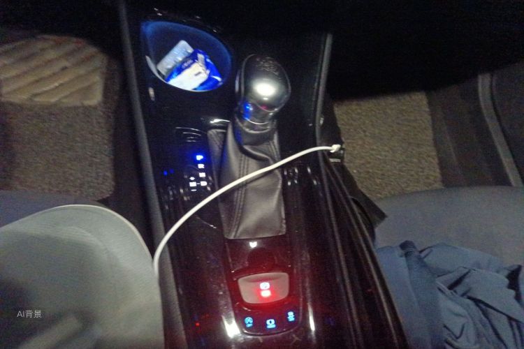 Toyota C-HR 2019 immagine di auto #16