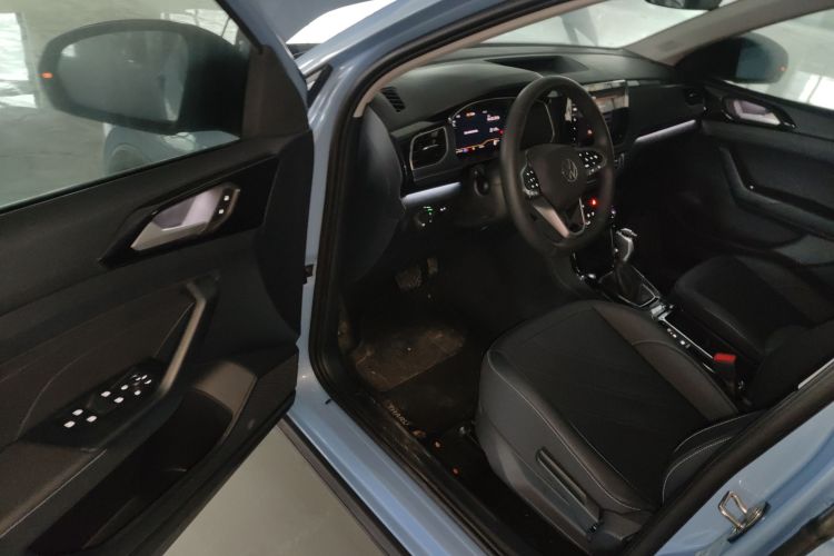 Volkswagen Tharu 2024 car image #16