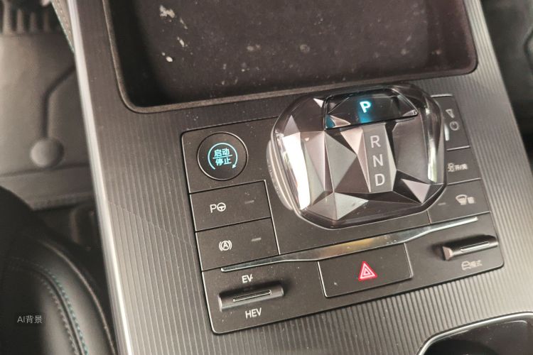 BYD SongL DM-i 2025 car image #16