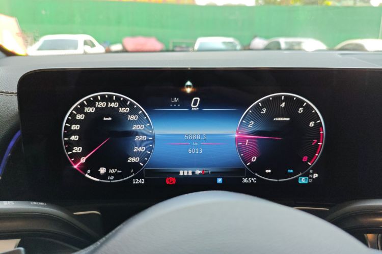 Mercedes-Benz GLB Class 2025 #16 Mercedes-Benz GLB Class 2025 immagine di auto #16