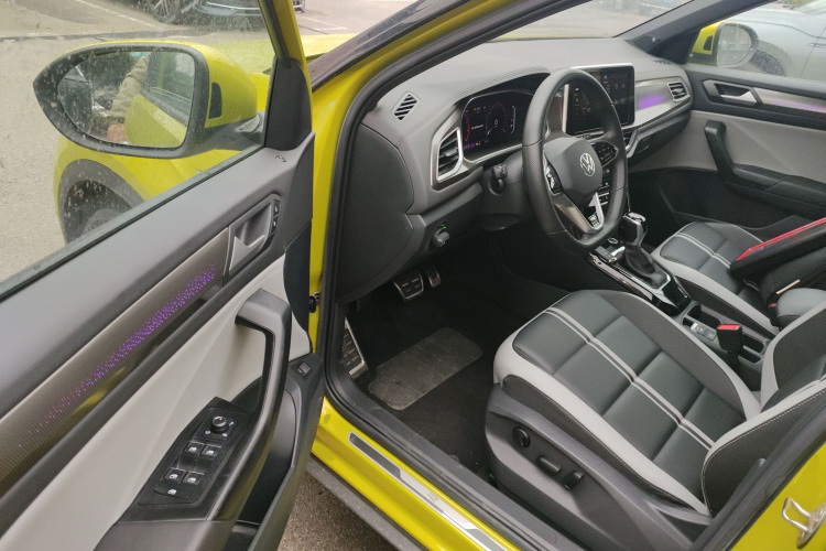 T-Roc 2023 car image #16