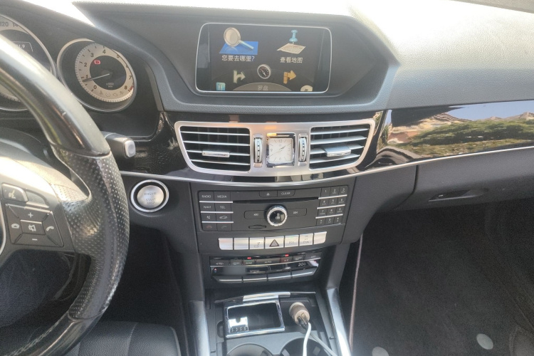 Mercedes-Benz E Class 2015 car image #16