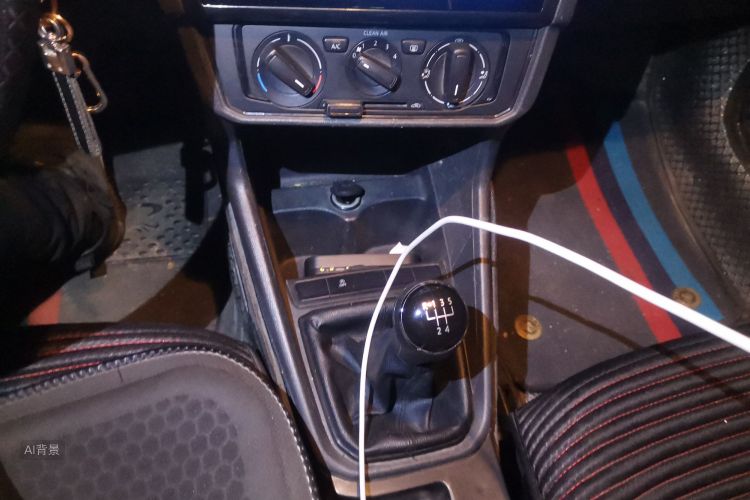 Santana 2019 car image #16