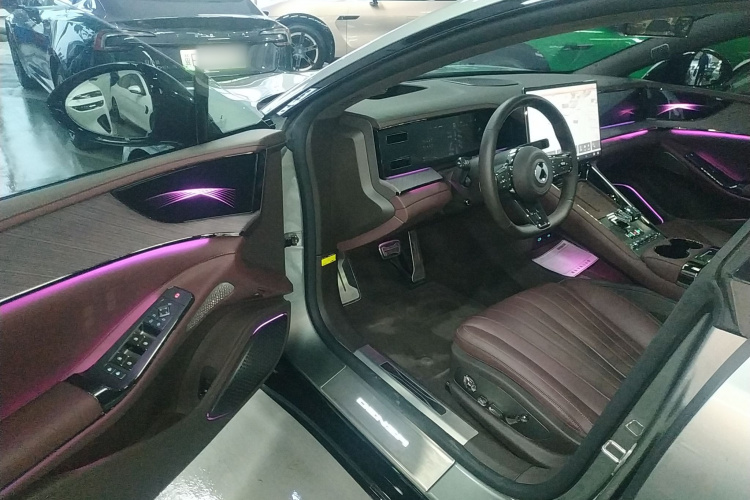 Denza Z9GT 2024 #16 Denza Z9GT 2024 car image #16