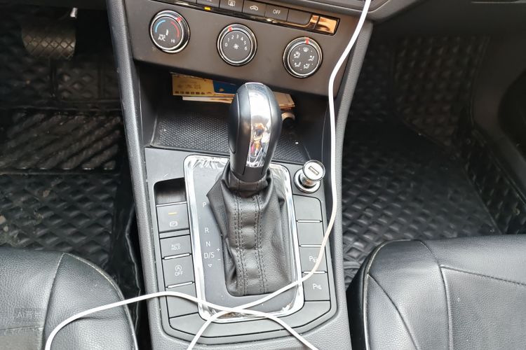 Volkswagen Bora 2021 immagine di auto #16