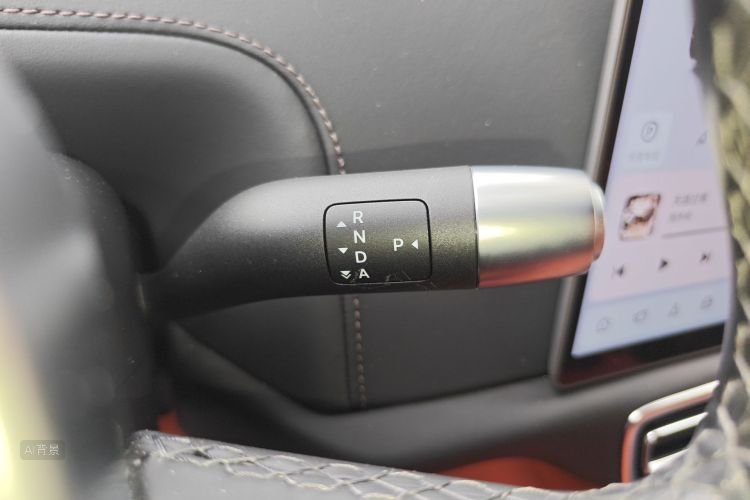 Li L9 2024 صورة سيارة #16