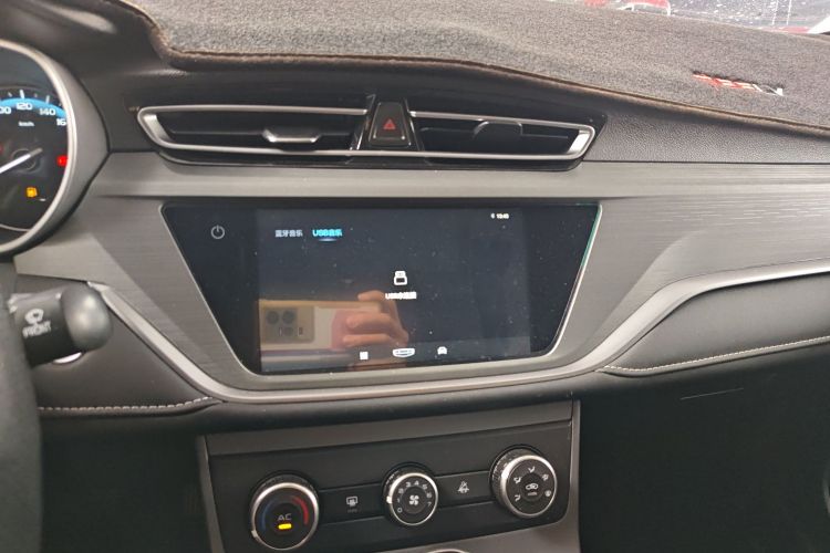 Emgrand 2022 car image #16