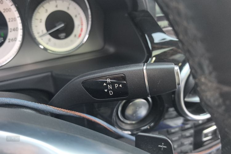 Mercedes-Benz GLK Class 2016 car image #16