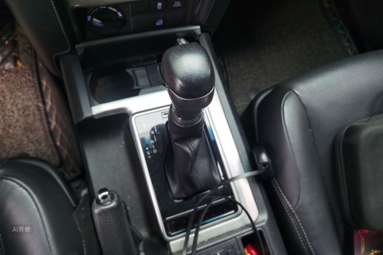 Toyota Land Cruiser Prado 2020 immagine di auto #16