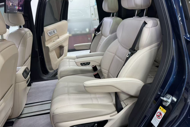 Deepal S09 2025 صورة سيارة #16