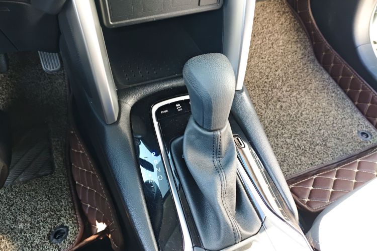 Toyota Frontlander 2023 #16 Toyota Frontlander 2023 immagine di auto #16