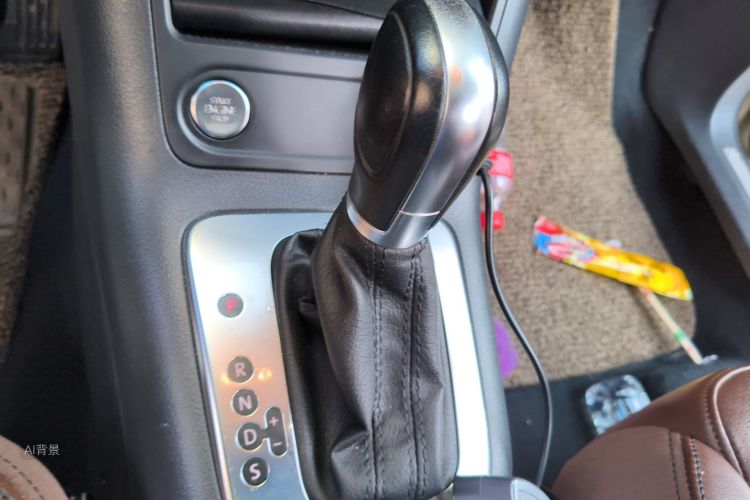 Volkswagen Tiguan 2015 immagine di auto #16