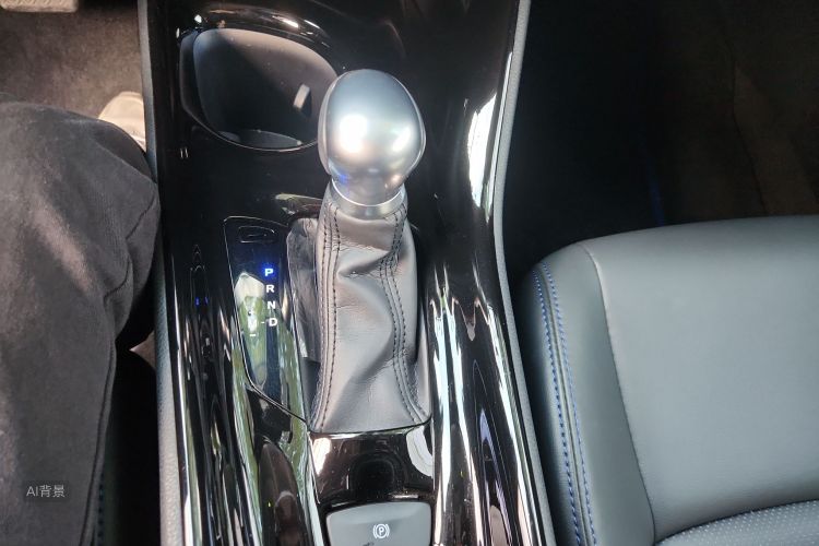 Toyota C-HR 2023 immagine di auto #16