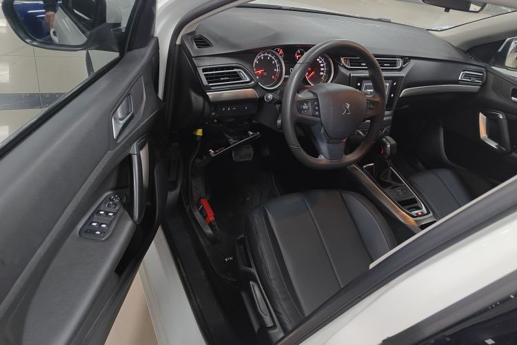 Peugeot 408 2015 #16 Peugeot 408 2015 car image #16