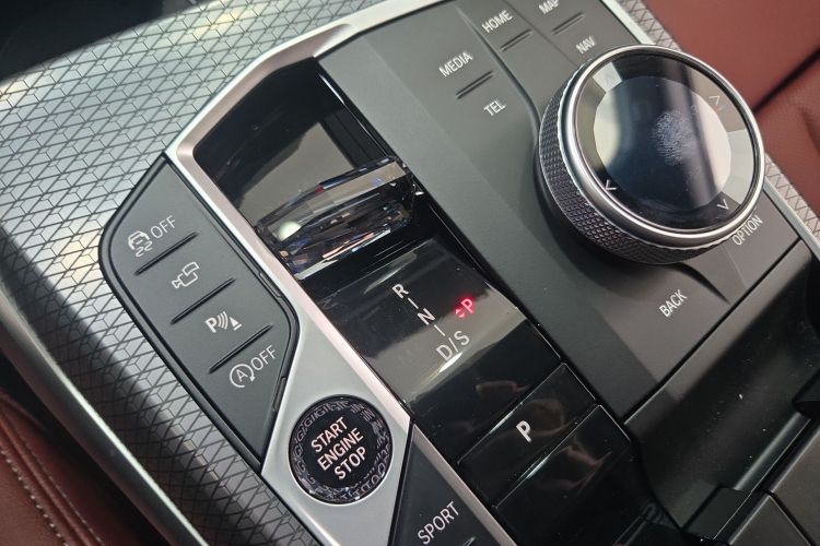 BMW 4 Series 2024 car image #16