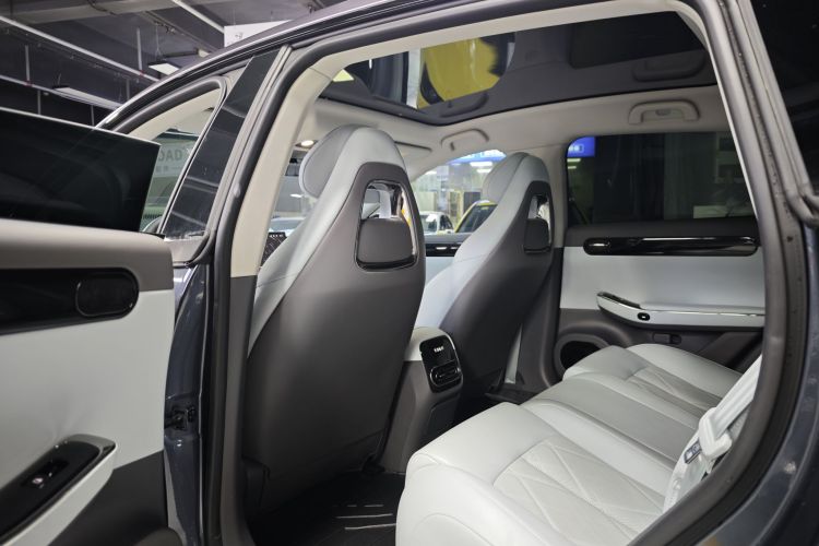 零跑汽车 零跑C01 2025 汽车图片 #16